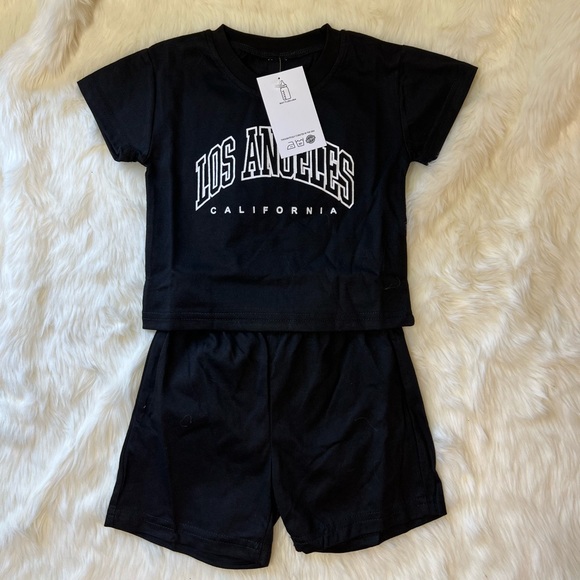 Los Angeles, Two-Piece Set - Picture 2 of 6